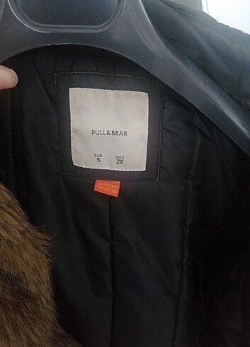 Pull and Bear Siyah kışlık mont