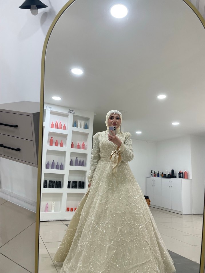 Uzun Kollu İşlemeli Krem Nişan Elbisesi - Görsel 2