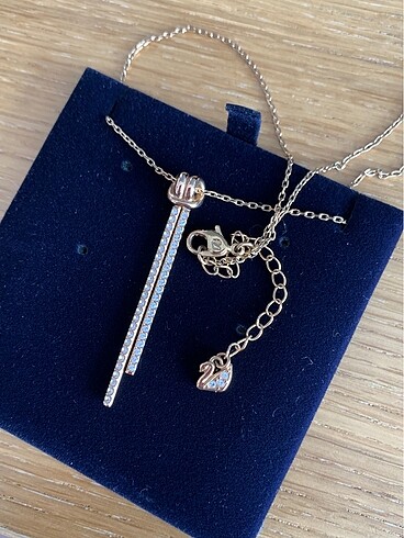 Beden ten rengi Renk Swarovski Kolye