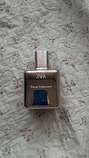 Zara floral iridescent parfum