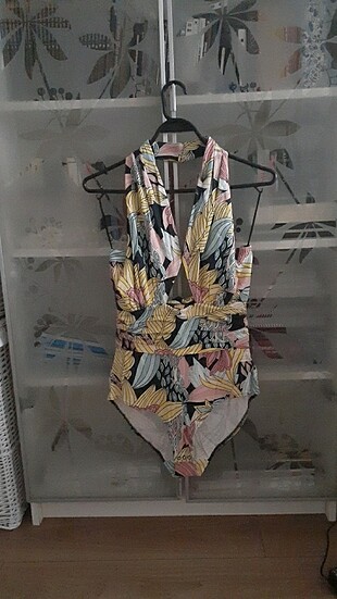 H&M floral body 