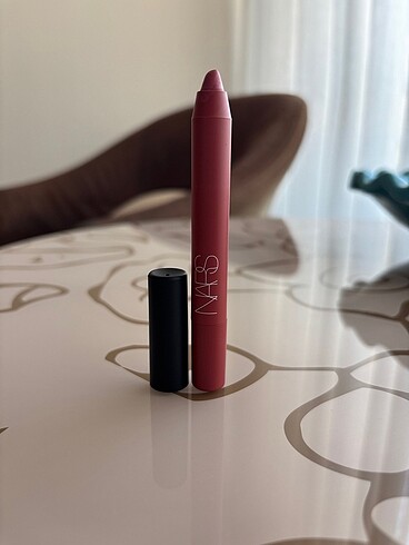 Beden Nars powermatte dolce vita ruj