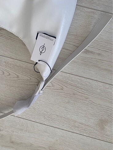  Beden stradivarius etiketli çanta