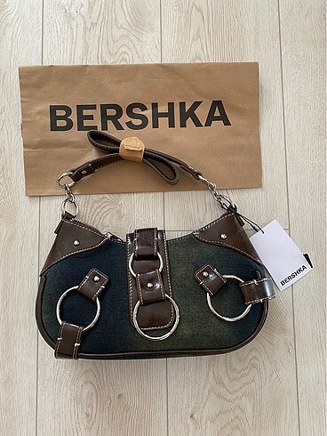 15-36 kg Beden bershka etiketli çanta