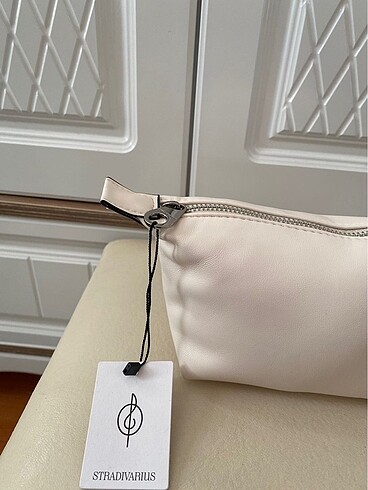 Stradivarius stradivarius etiketli makyaj çantası