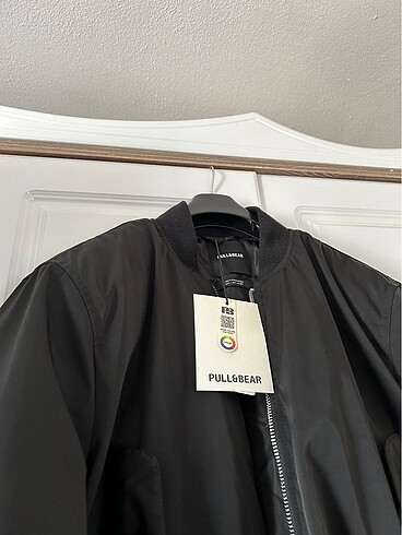 l Beden Pull bear etiketli bomber ceket