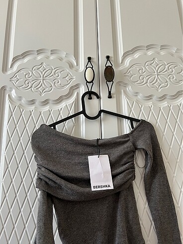 Bershka etiketli bluz