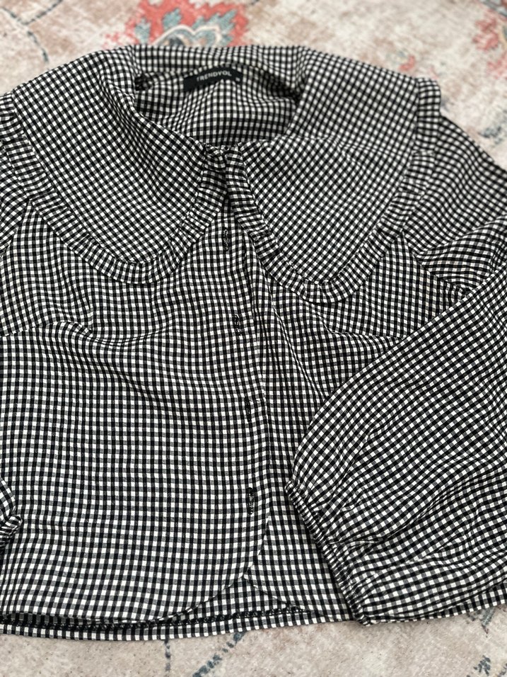 Düğmeli Uzun Kollu Gömlek - Görsel 3