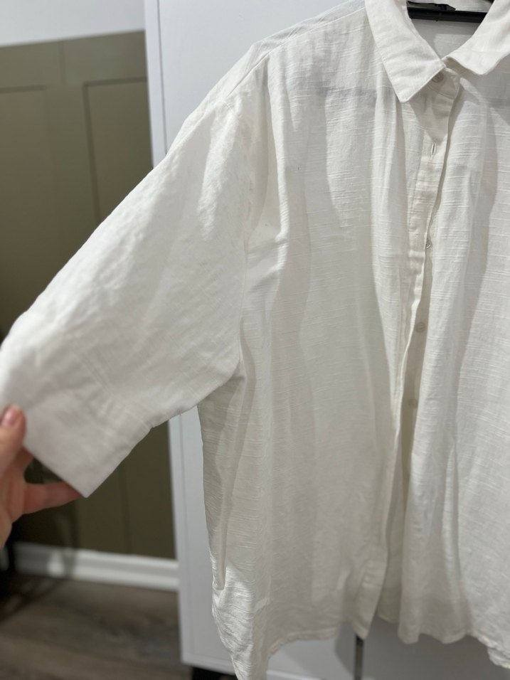 Düğmeli Beyaz Keten Kadın Gömlek - Görsel 2