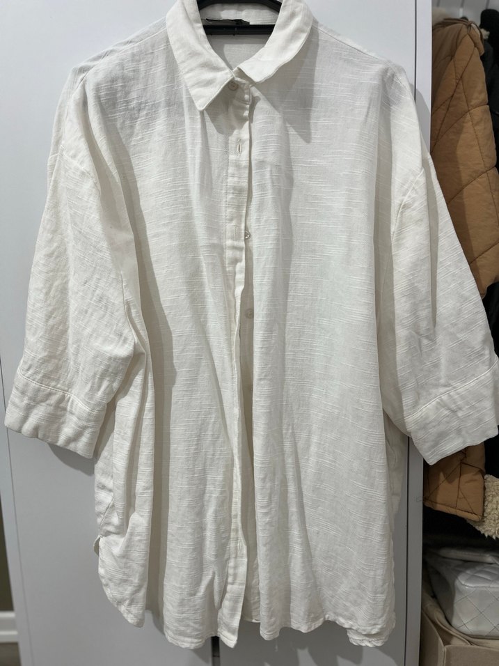 Düğmeli Beyaz Keten Kadın Gömlek - Görsel 3