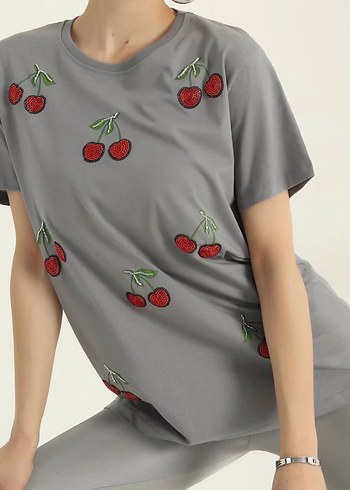 Kiraz Nakışlı Gri Kadın Tişört - Görsel 2