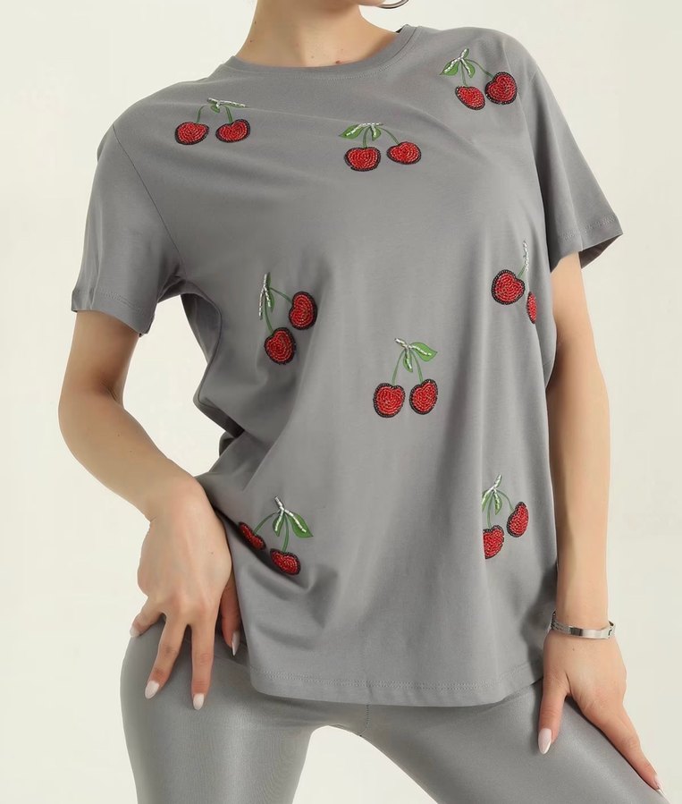 Kiraz Nakışlı Gri Kadın Tişört - Görsel 3