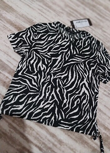 Trendyolmilla Zebra Desenli Bluz