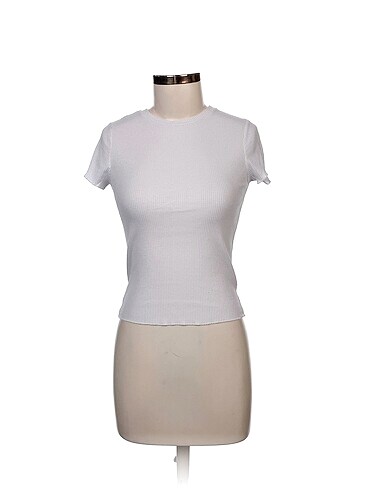 Defacto T-shirt %70 İndirimli.