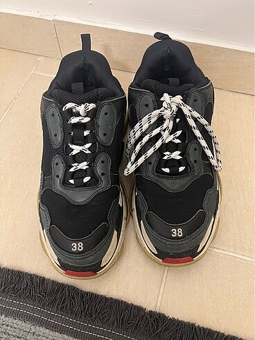 38 Beden Balenciaga triple sneakers