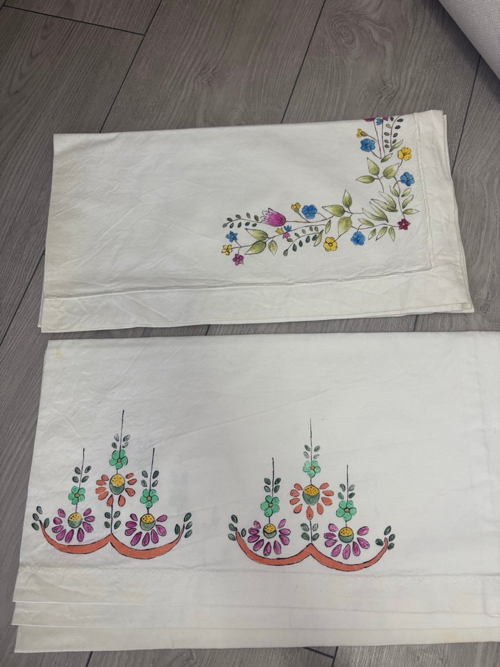 Nakışlı Beyaz Pastel Yastık Kılıfı - Görsel 2