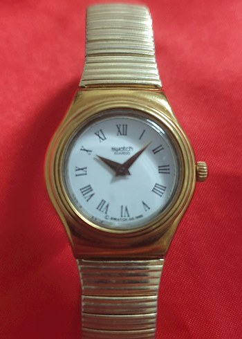 Swatch Swatch Orijinal Altın Renkli Klasik Kadın Kol Saati