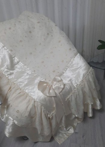 Çeyizlik İşlemeli Krem Rengi Yatak Örtüsü - Görsel 5