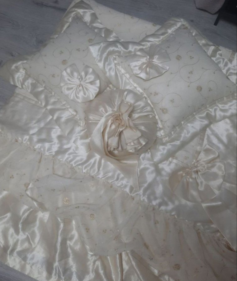 Çeyizlik İşlemeli Krem Rengi Yatak Örtüsü - Görsel 2