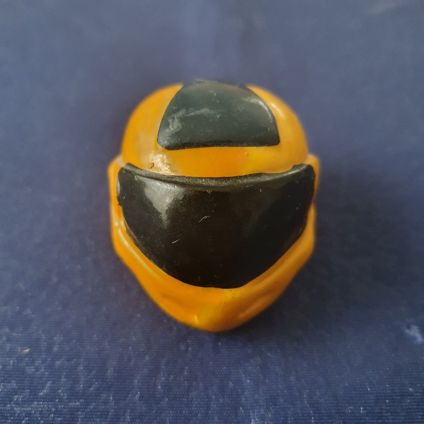 Sarı Siyah Motosiklet Kaskı (Model) - Görsel 3