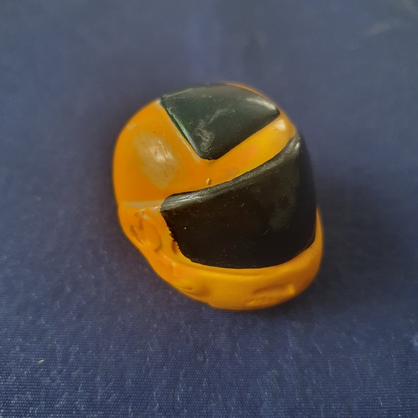 Sarı Siyah Motosiklet Kaskı (Model) - Görsel 2