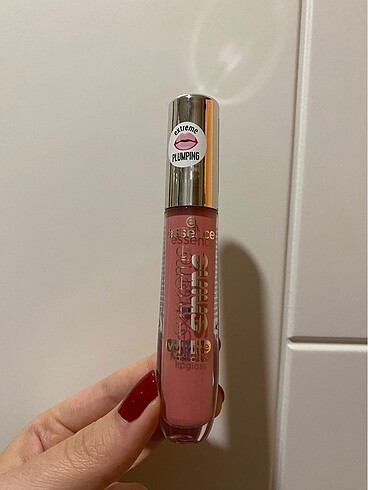 Essence Lip Gloss Parlatıcı