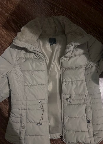 Kürklü Bej Kadın Kısa Kışlık Mont - Görsel 4