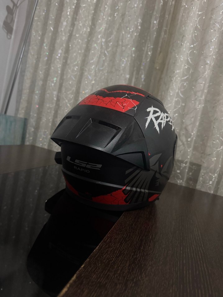 Kilitli Siyah Biker Motosiklet Kaskı - Görsel 3