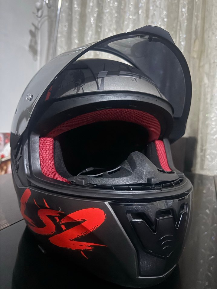 Kilitli Siyah Biker Motosiklet Kaskı - Görsel 4