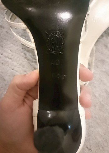 Beyaz Pileli İnce Topuklu Kadın Abiye Ayakkabı - Görsel 5