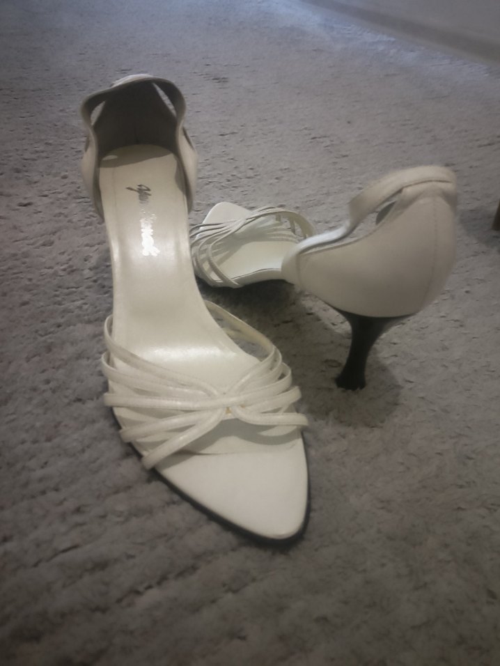 Beyaz Pileli İnce Topuklu Kadın Abiye Ayakkabı - Görsel 3