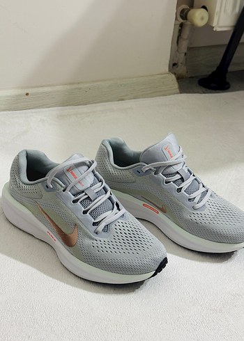 Nike Hafif Ve Nefes Alabilir Kosu Ayakkabisi