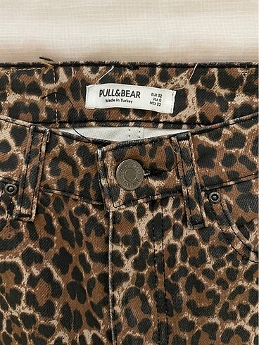 Pull and Bear Leopar Straight Fit Jean