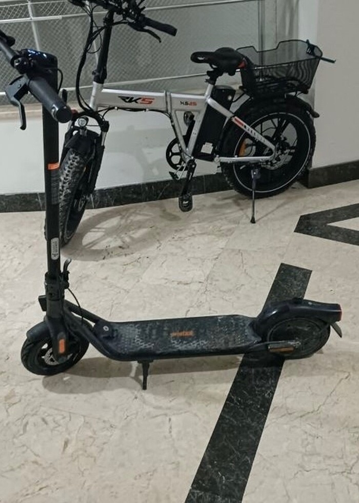 Ninebot elektirikli scooter - Görsel 3