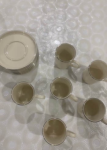 Gri Kenarlı Beyaz Porselen Fincan ve Tabak Seti - Görsel 4