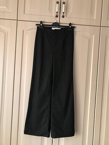 Bershka Bershka çizgili kumaş pantolon
