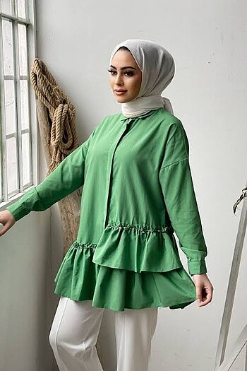 Eteği fırfırlı taş detaylı tunik