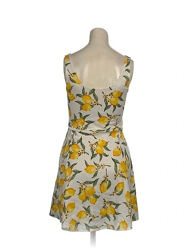 s Beden PreLoved Kısa Elbise %70 İndirimli.