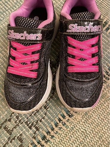27 Beden çeşitli Renk Skechers yenisinden farksız memory foam kız çocuk spor ayakkabı