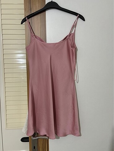 Stradivarius Saten elbise