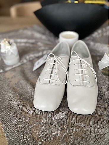 Zara gerçek deri blucher 39 beyaz