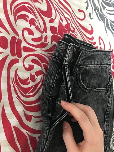 34 Beden Stradivarius mom jean