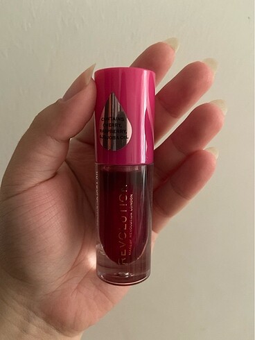 Revolution lip oil
