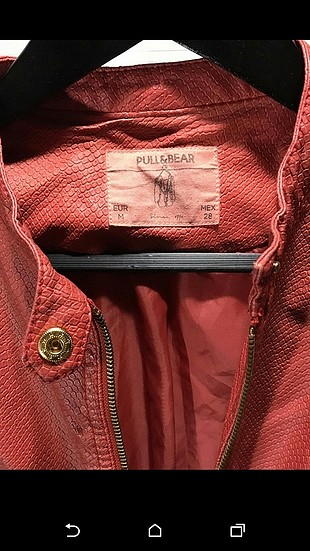 Pull and Bear çok güzel bir deri cekettir 