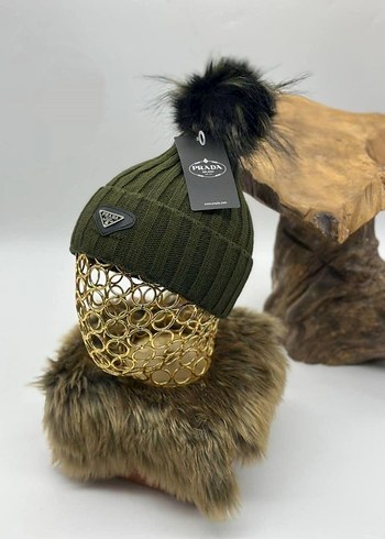 Beyaz Kürklü Kadın Bere - Görsel 4