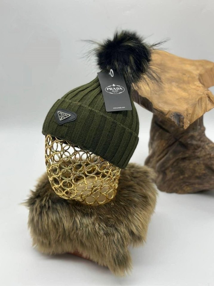 Beyaz Kürklü Kadın Bere - Görsel 4