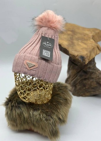 Kırmızı Kürklü Kadın Bere - Görsel 4