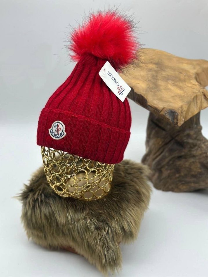 Kırmızı Kürklü Kadın Bere - Görsel 3