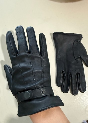 Siyah Deri Kadın Eldiveni - Görsel 2