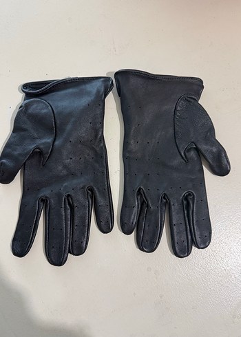 Siyah Deri Kadın Eldiveni - Görsel 3